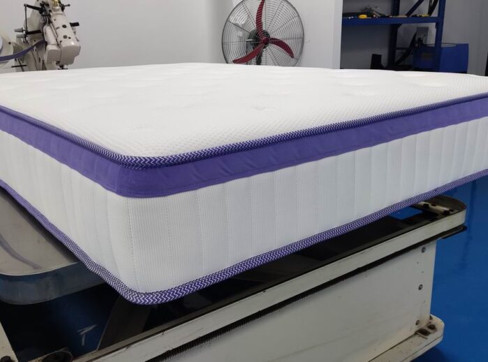 Purple-Hybrid-Mattress-3-922x519x111x0x699x519x1671863594